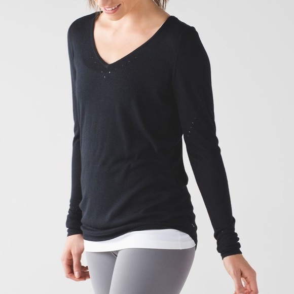 lululemon athletica Tops - Lululemon NWT Yin Time black Long sleeve shirt size 8 (small flaw)